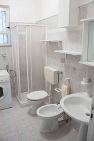 Appartamento in affitto a Lido Marini: bagno 2